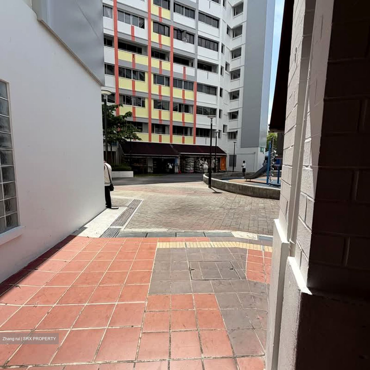 Tampines Heart (D18), Shop House #577034741